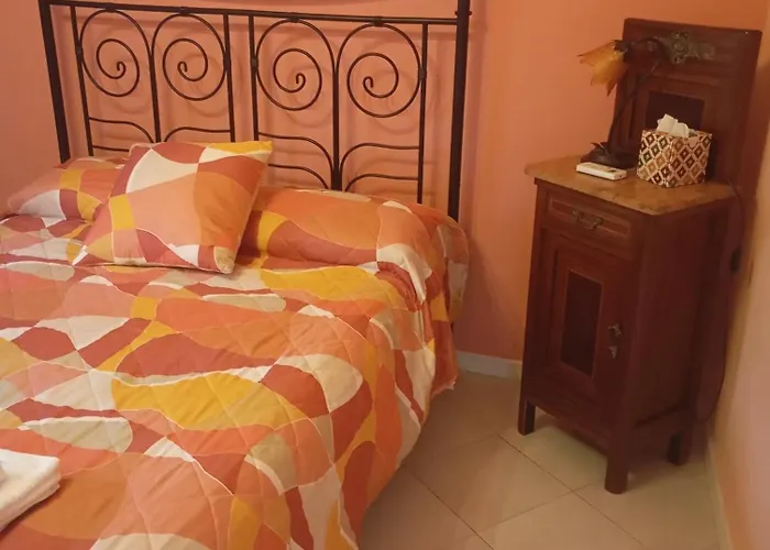 Flores Home, Vintage & Comfort Near City Center, Navigli, Bocconi