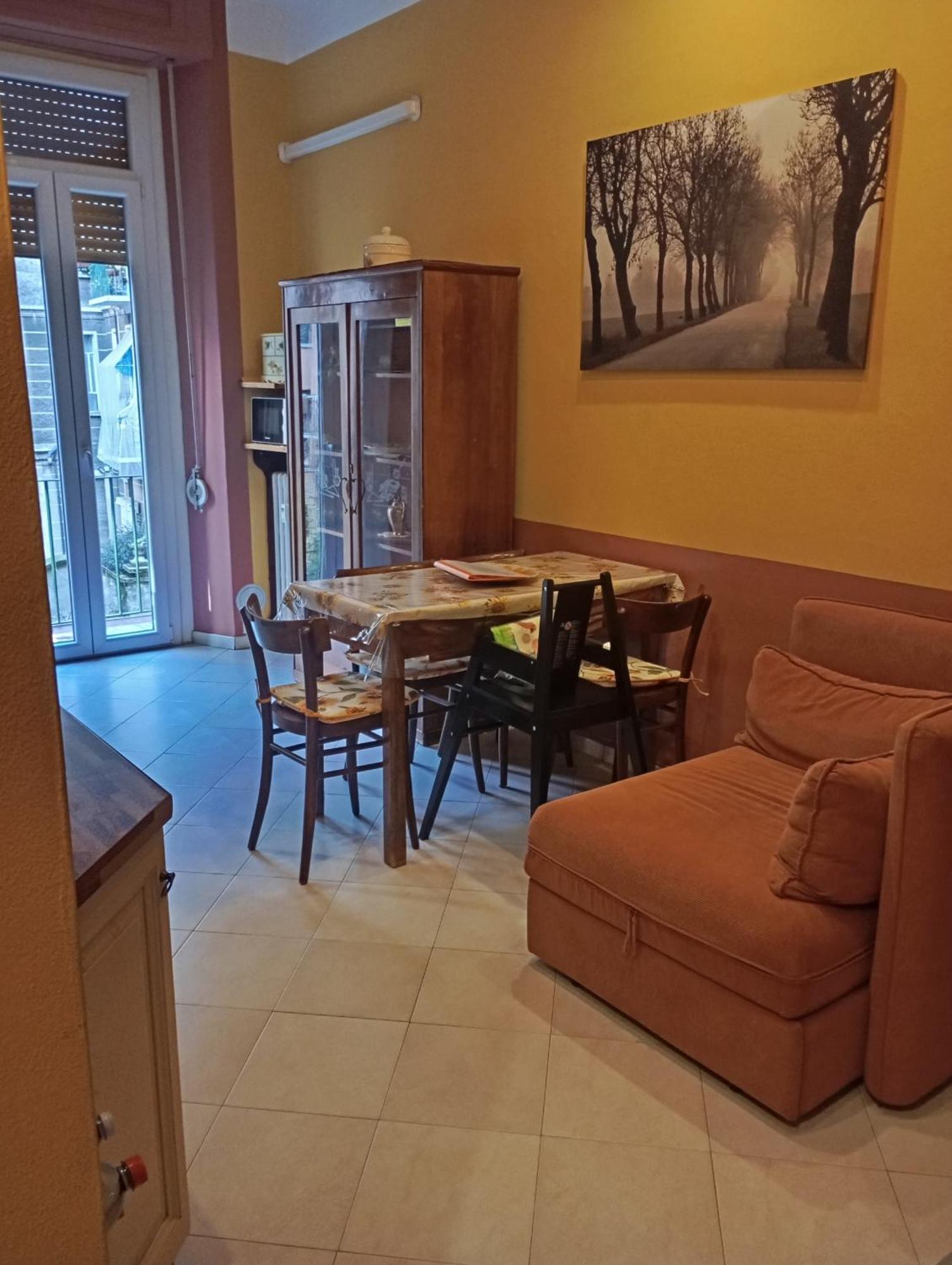 Flores Home, Vintage & Comfort Near Center, Navigli, Bocconi Apartment