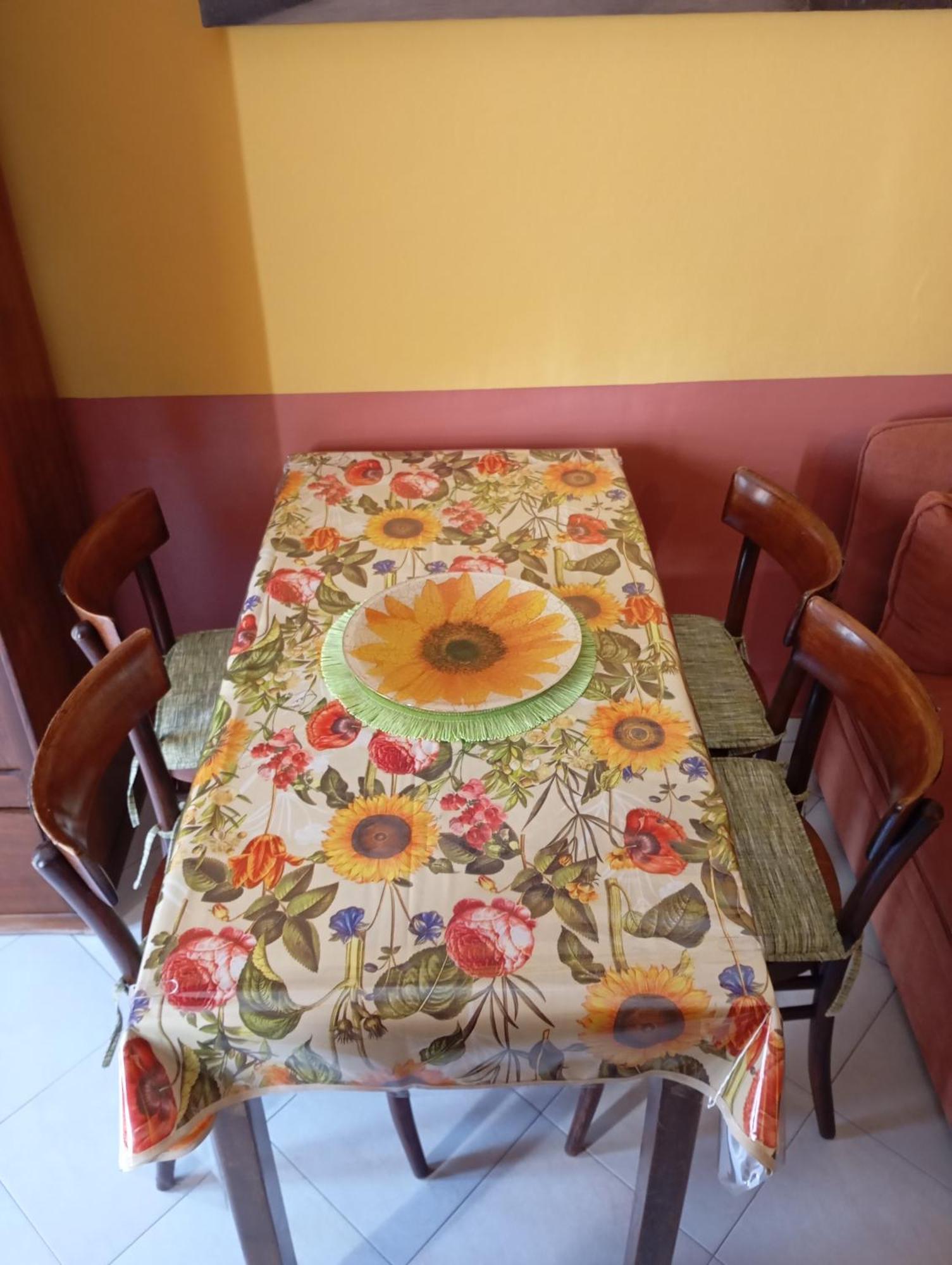 Flores Home, Vintage & Comfort Near Center, Navigli, Bocconi Apartment Mailand